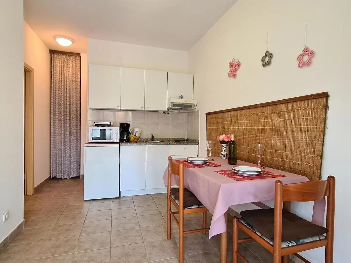 Apartments Ruzica 743 Pomer