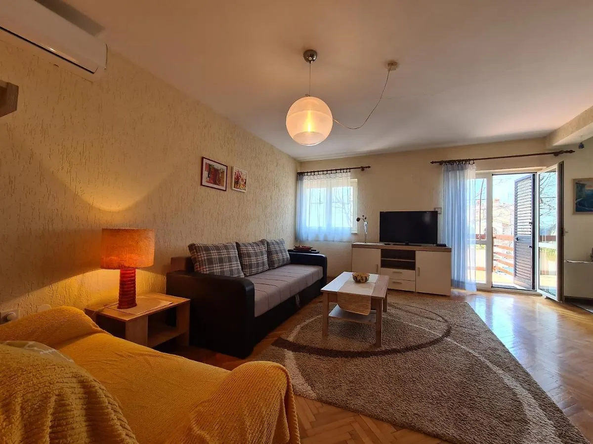 Apartments Ruzica 743 Pomer