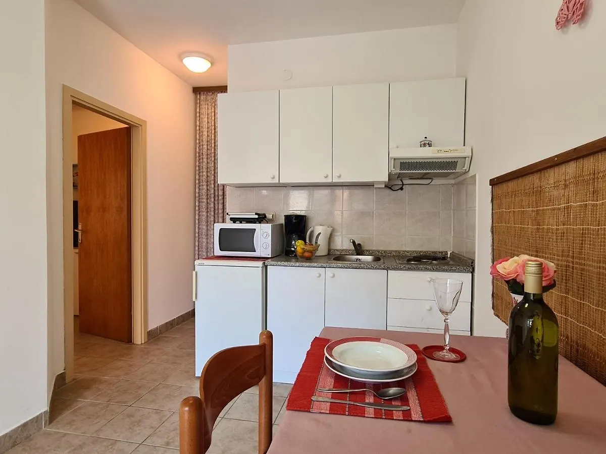 Apartments Ruzica 743 Pomer