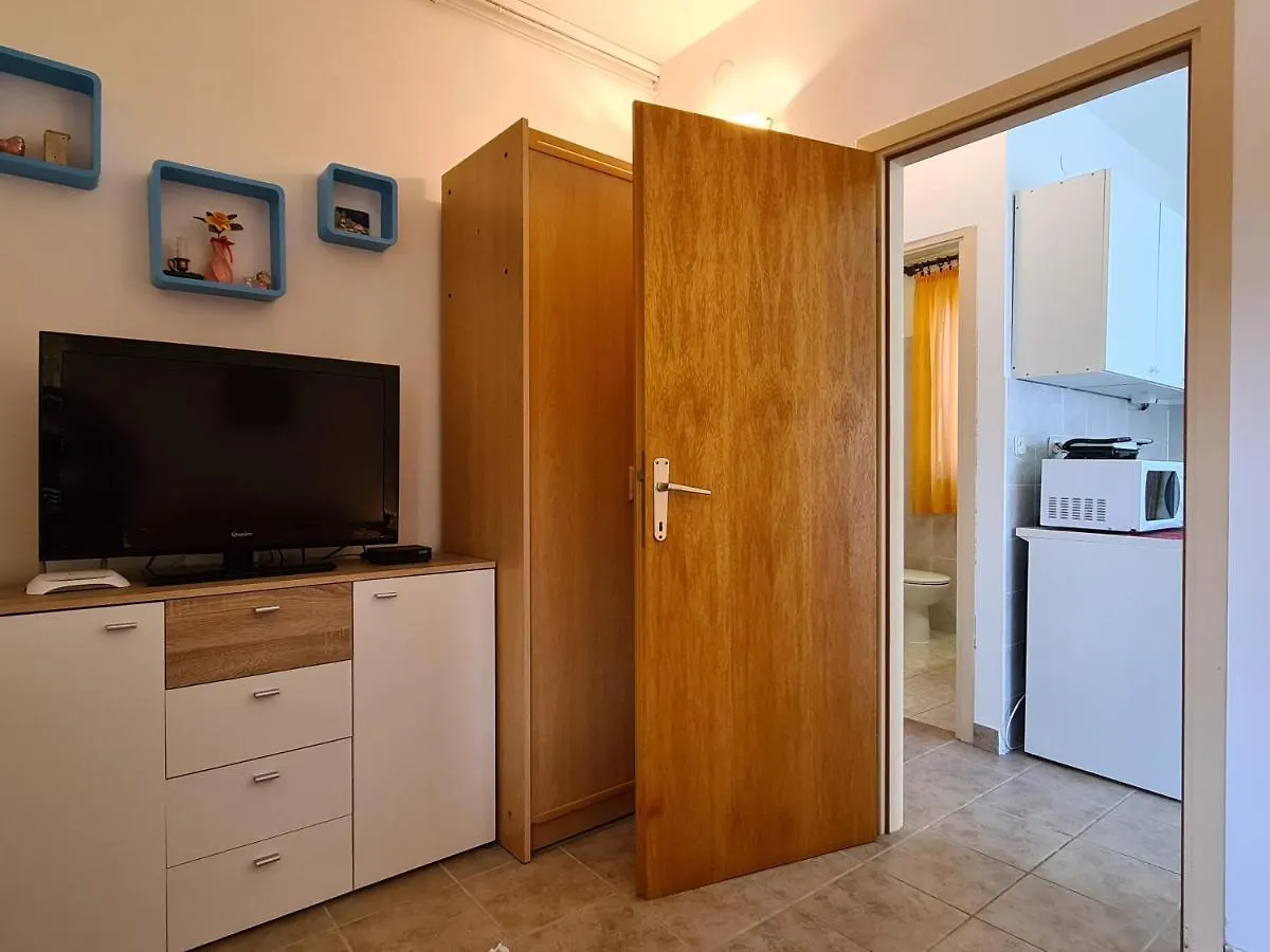 Apartments Ruzica 743 Pomer Croatia