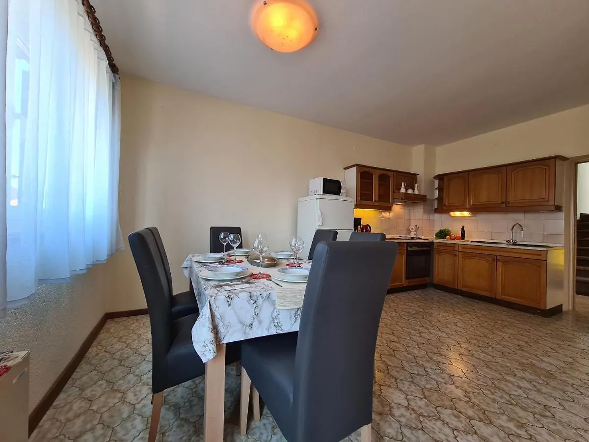 Apartments Ruzica 743 Pomer 0*,
